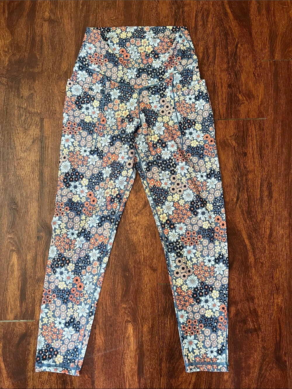 Aerie Offline Leggings in Navy and Coral